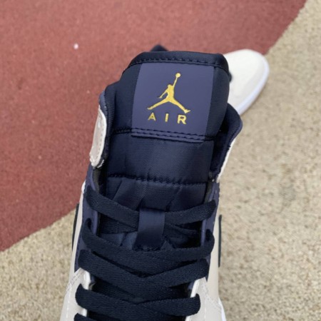 Jordan 1 Retro Mid Jeter