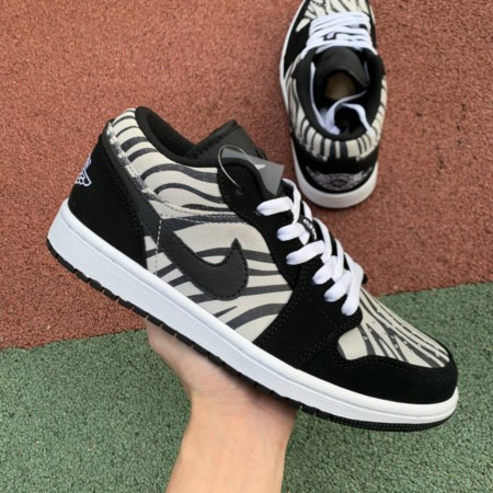 Jordan 1 Low Zebra (GS)